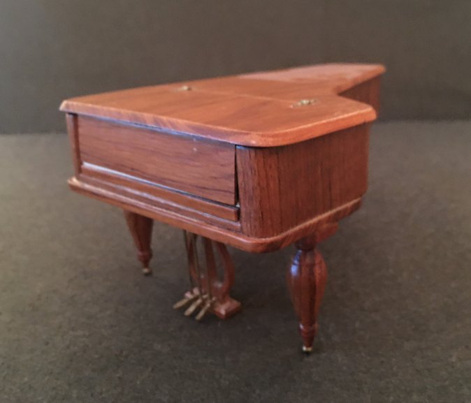 PIANO - MINIATURE BEETHOVEN PIANO - Partelow, Ralph - Miniature Piano.