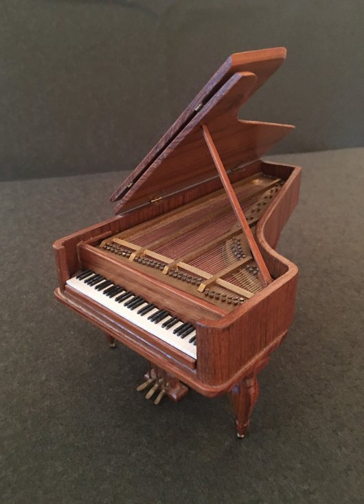 PIANO - MINIATURE BEETHOVEN PIANO - Partelow, Ralph - Miniature Piano.